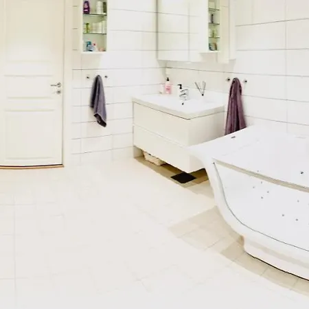 ***upscale***city Center* Guest house *